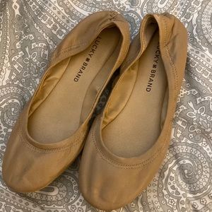 Ladies lucky brand shoes flats size 6
